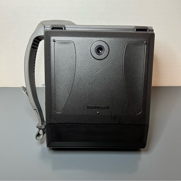 Polaroid Spectrum AF Instant Camera - Picture 4 of 11